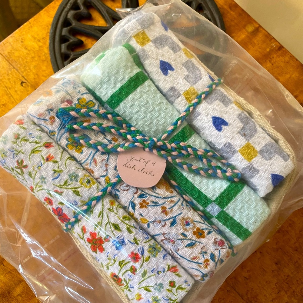 Anthropology, Moxie dishcloth’s Set of 4. - Picture 3 of 6